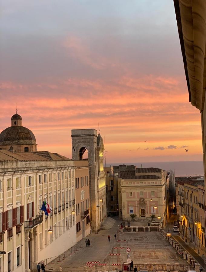 Castello Attic Sunset Terrace Apartment Каляри Екстериор снимка