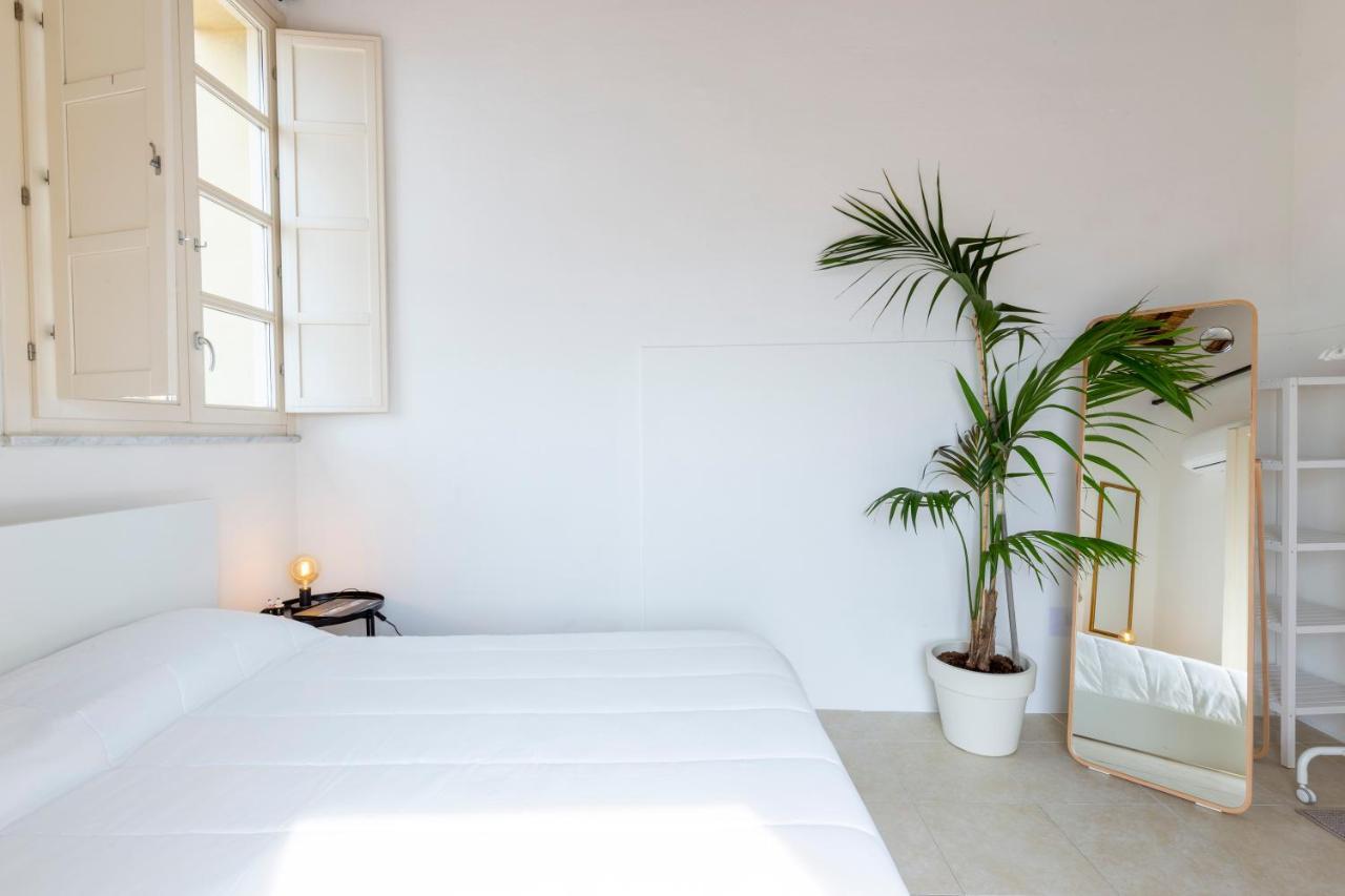 Castello Attic Sunset Terrace Apartment Каляри Екстериор снимка