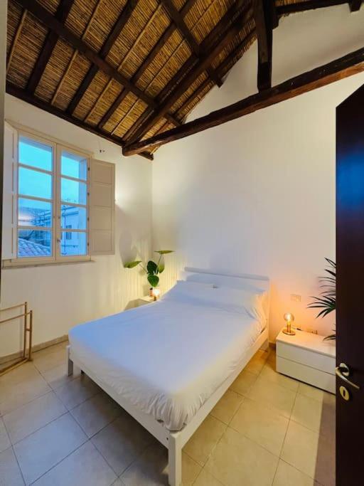 Castello Attic Sunset Terrace Apartment Каляри Екстериор снимка