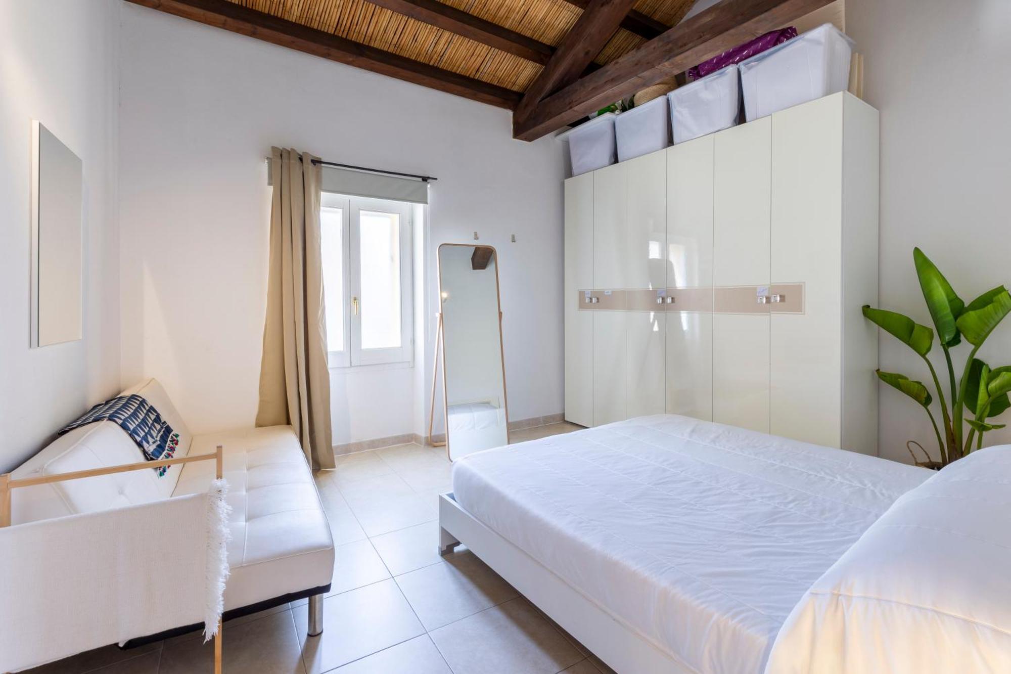 Castello Attic Sunset Terrace Apartment Каляри Екстериор снимка